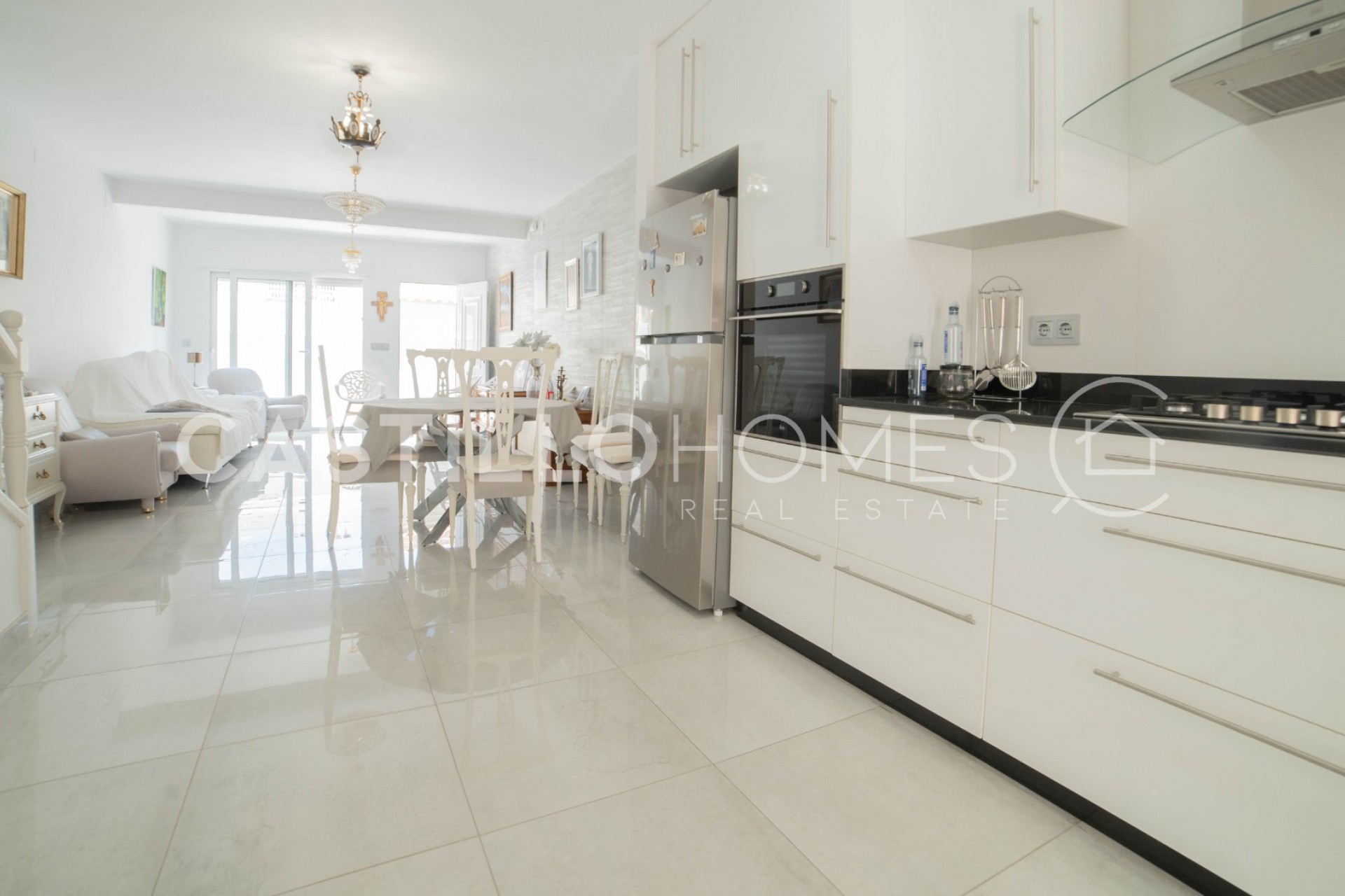 Resale - Townhouse -
Torrevieja - Urb. Rosaleda