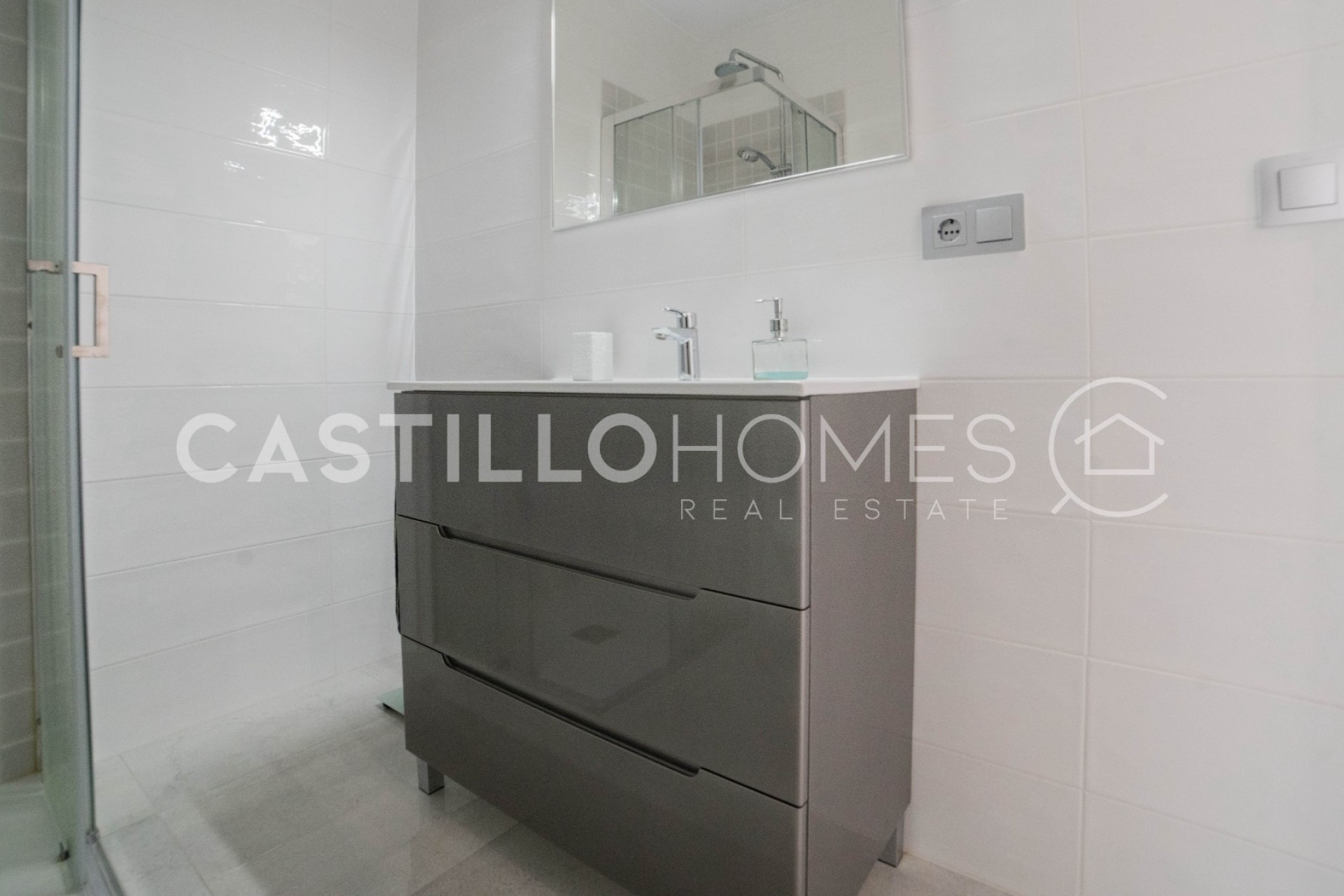 Resale - Townhouse -
Torrevieja - Urb. Rosaleda