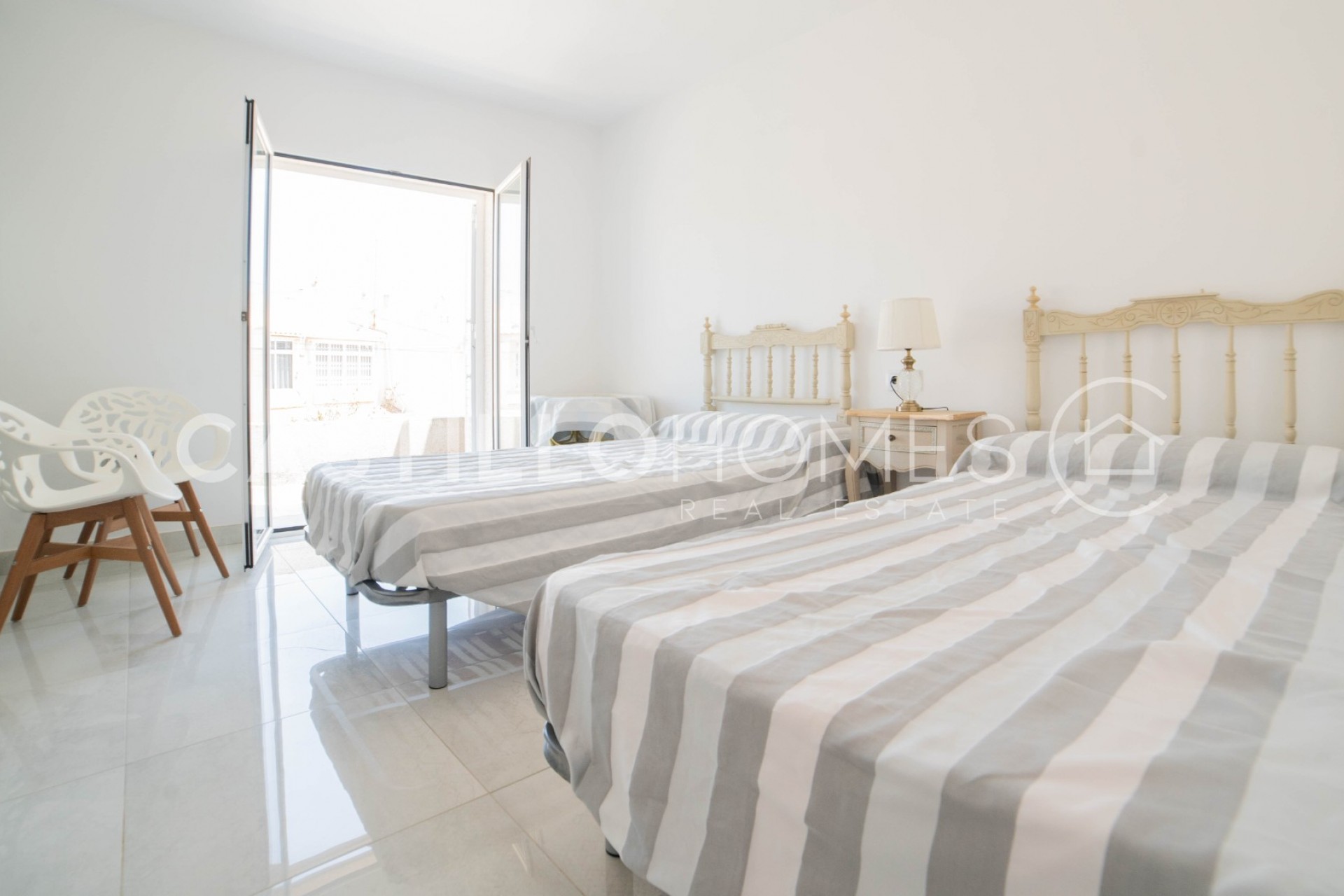 Resale - Townhouse -
Torrevieja - Urb. Rosaleda