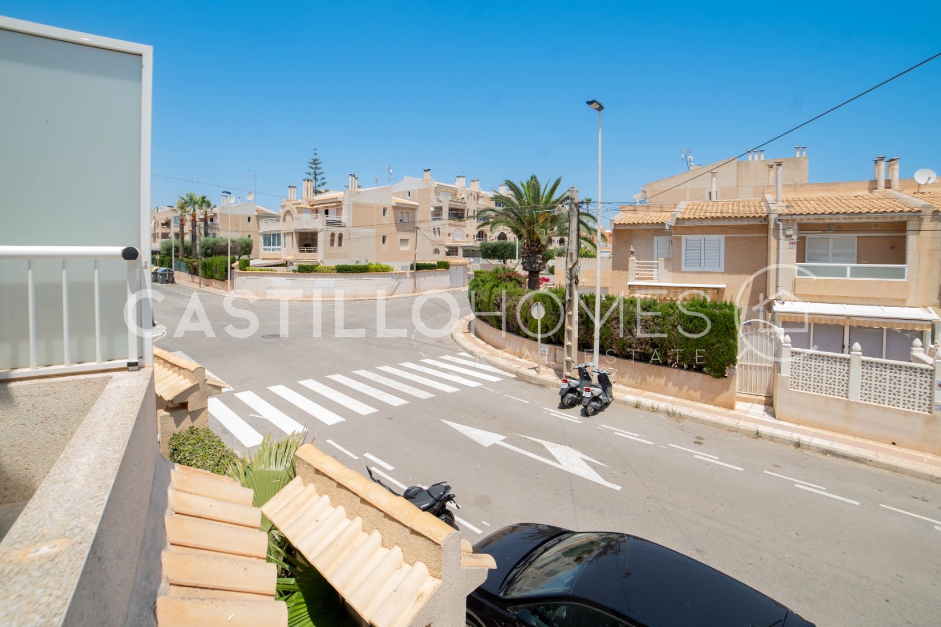 Resale - Townhouse -
Torrevieja - Urb. Rosaleda