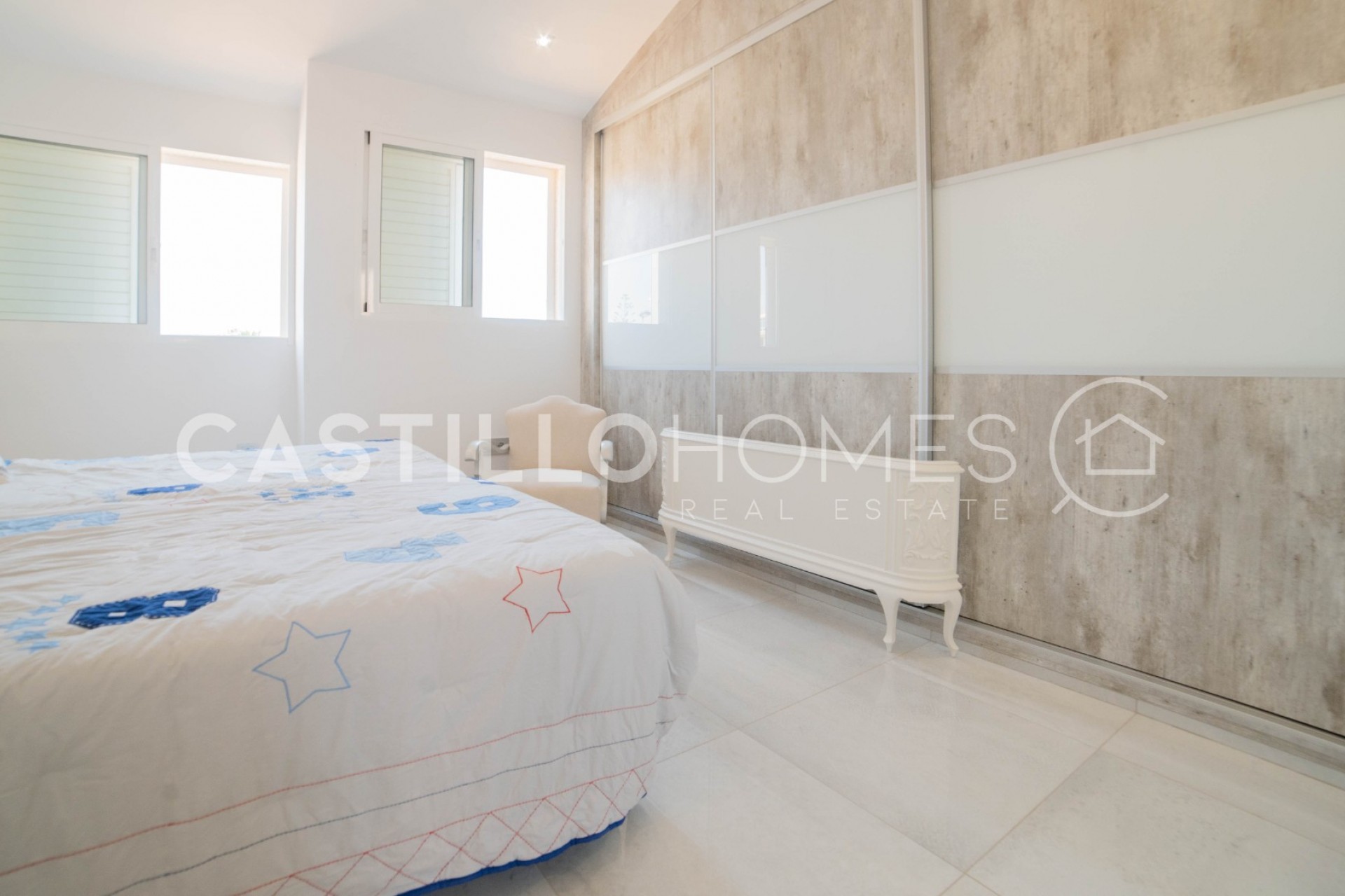 Resale - Townhouse -
Torrevieja - Urb. Rosaleda