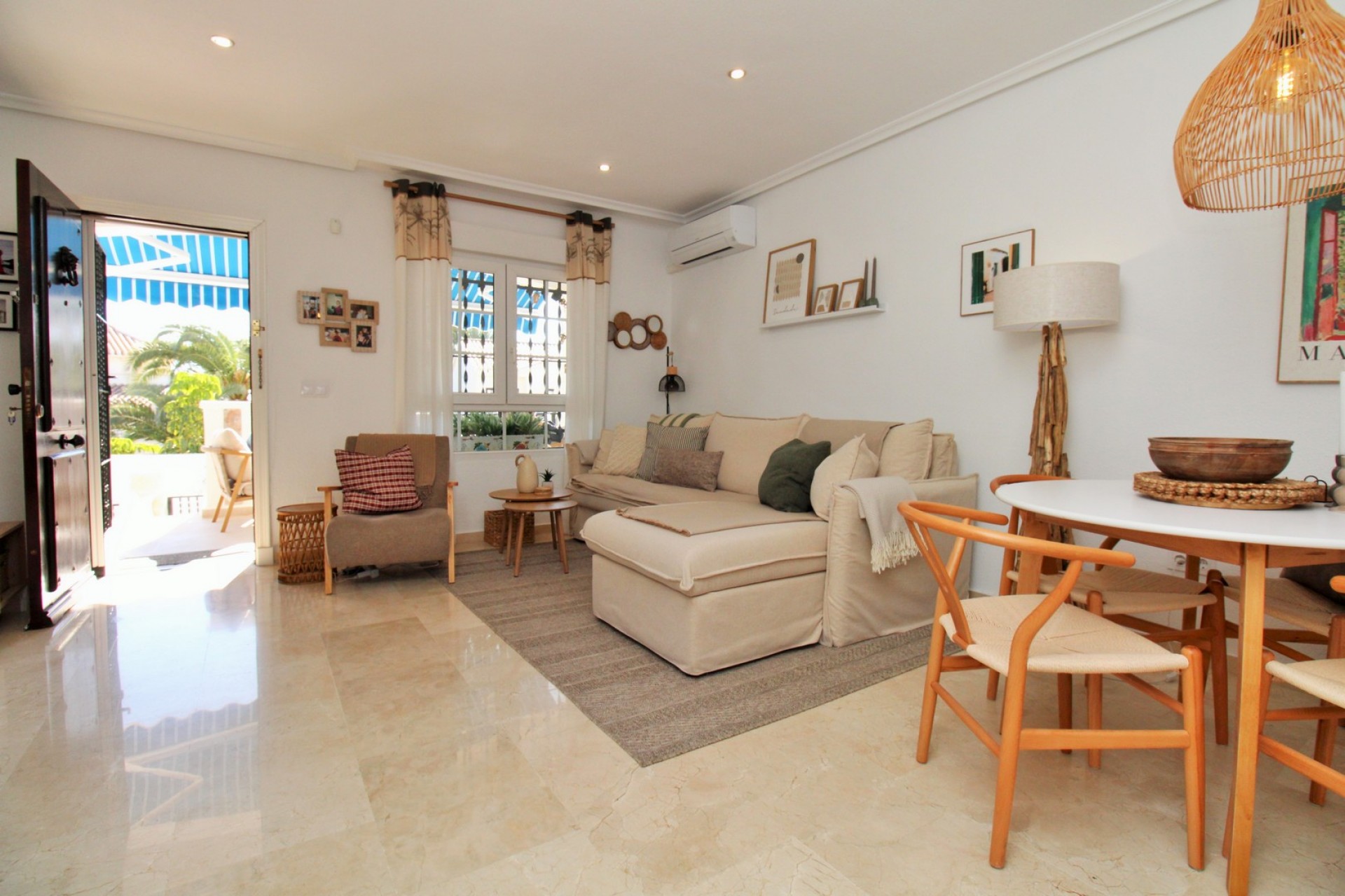 Resale - Townhouse -
Villamartin - Las Violetas