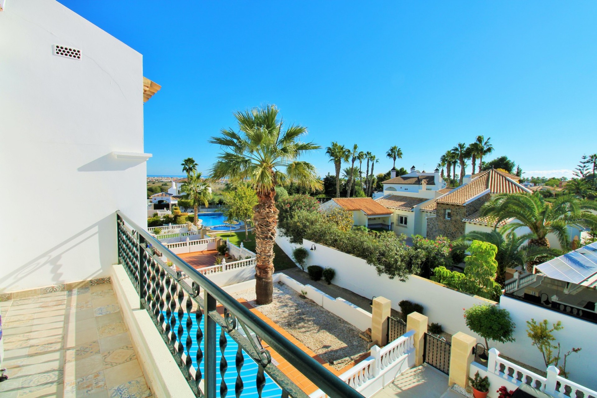 Resale - Townhouse -
Villamartin - Las Violetas