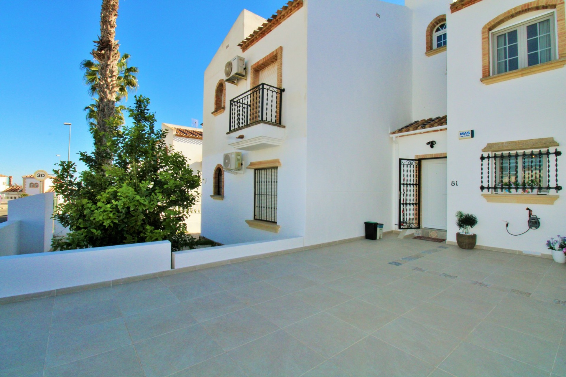 Resale - Townhouse -
Villamartin - Las Violetas