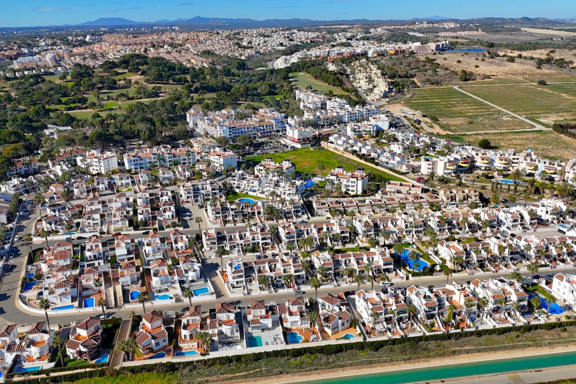 Resale - Townhouse -
Villamartin - Las Violetas