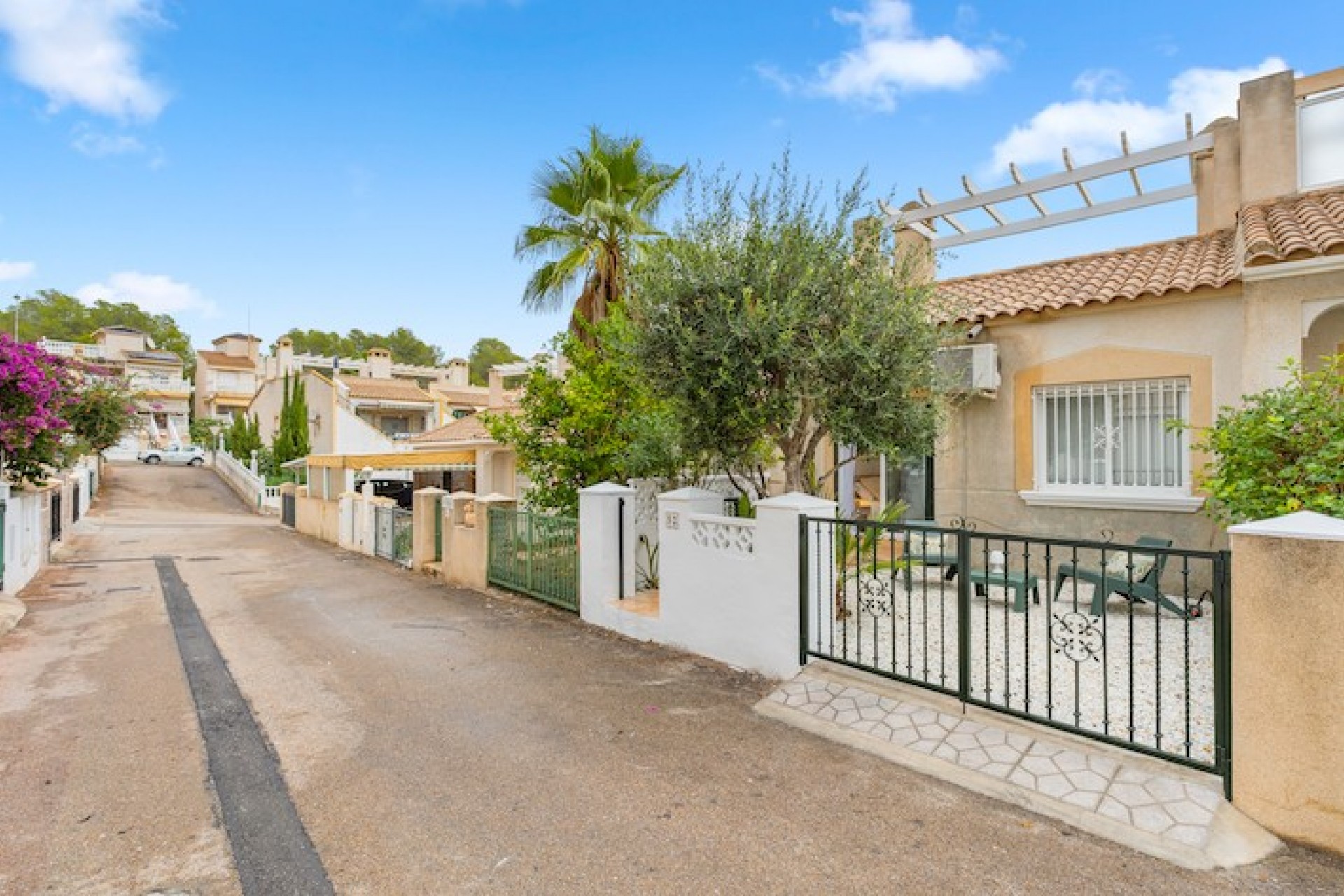 Resale - Townhouse -
Villamartin - Monte Golf