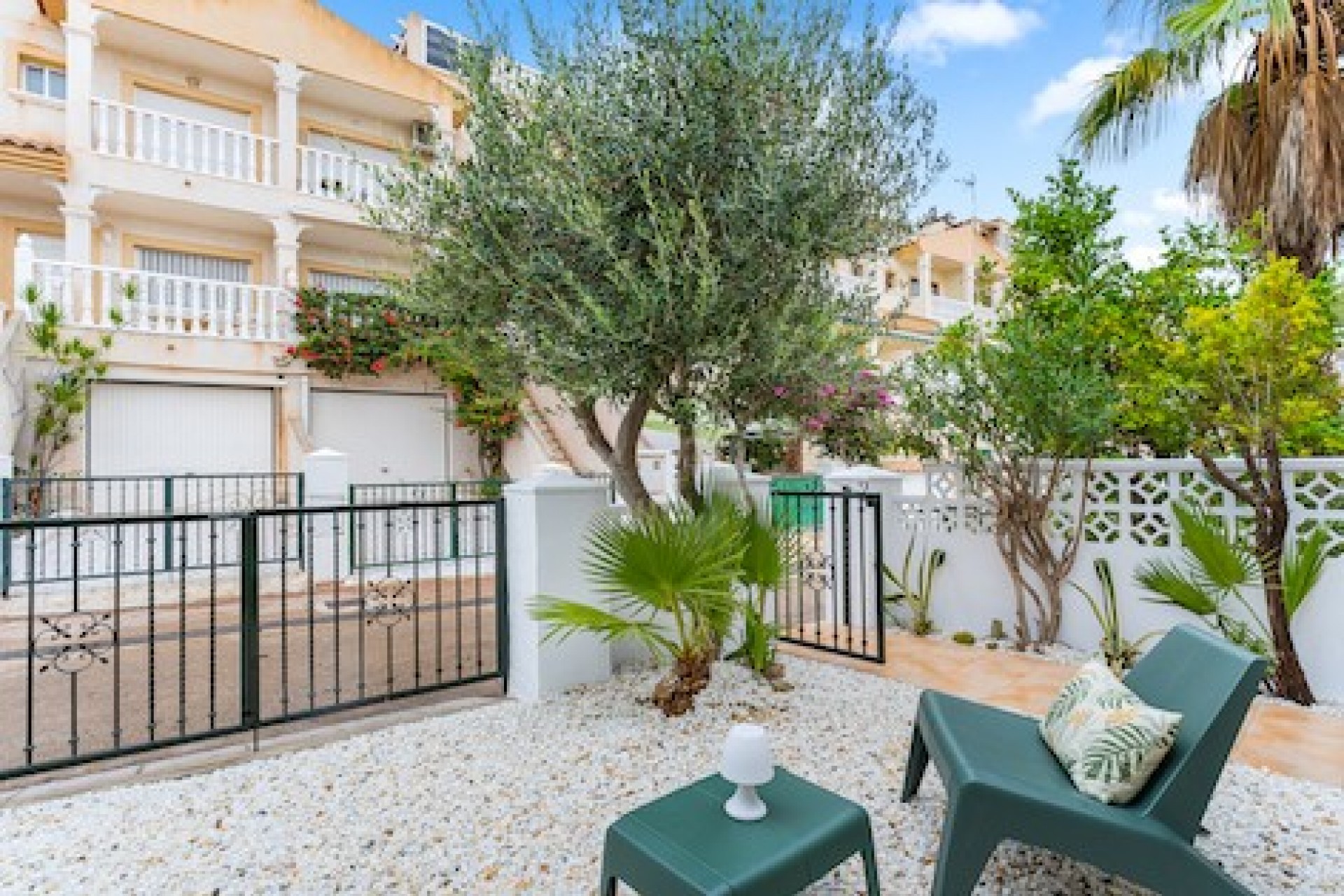 Resale - Townhouse -
Villamartin - Monte Golf