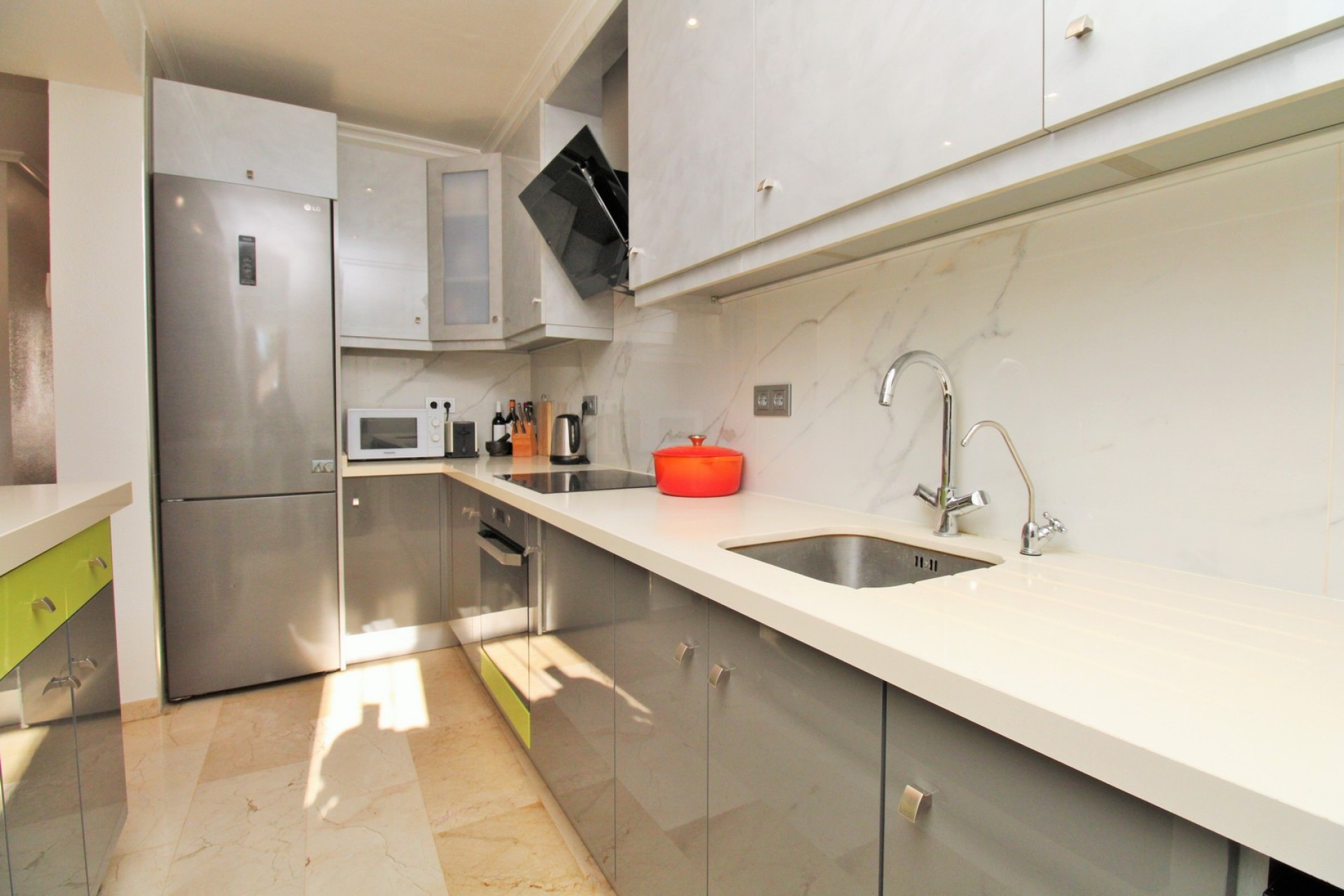 Resale - Townhouse -
Villamartin - PAU 8