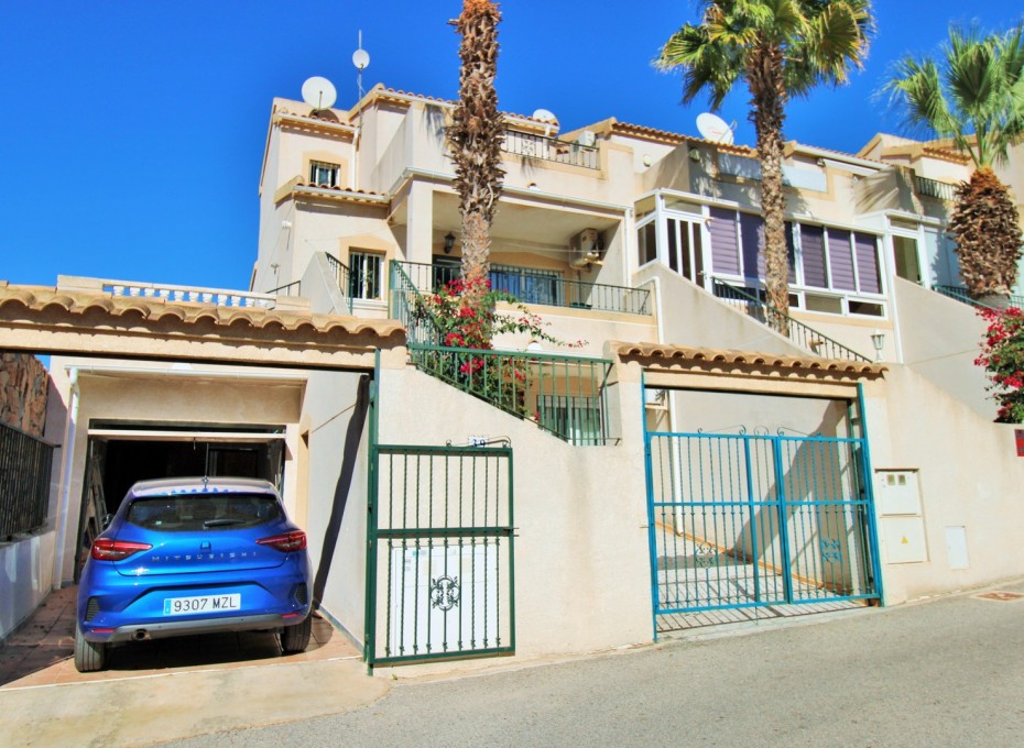 Resale - Townhouse -
Villamartin