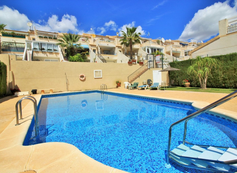 Resale - Townhouse -
Villamartin