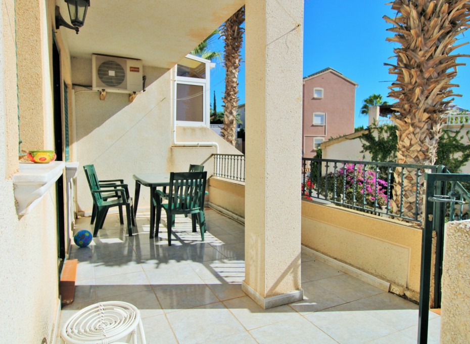 Resale - Townhouse -
Villamartin