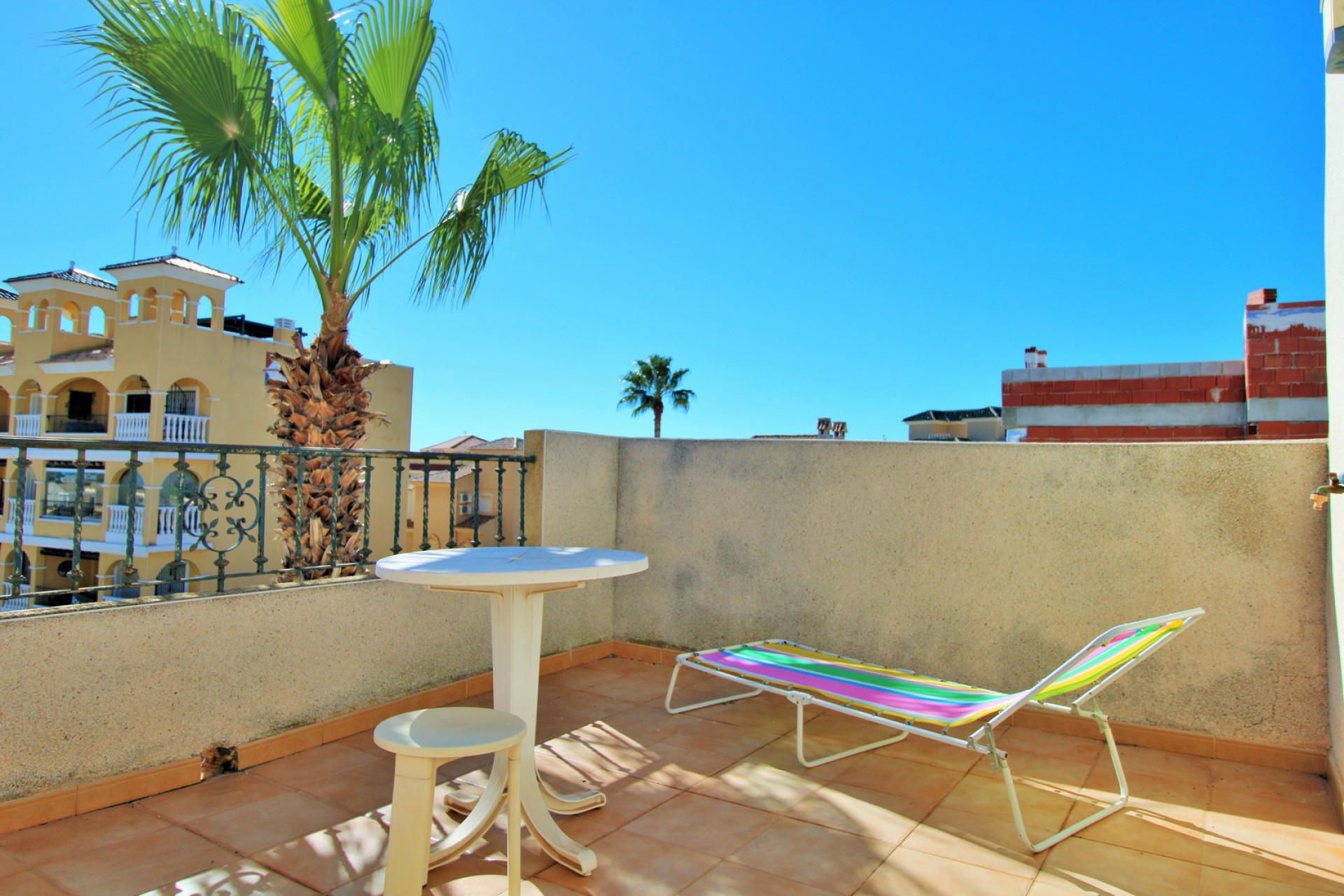 Resale - Townhouse -
Villamartin