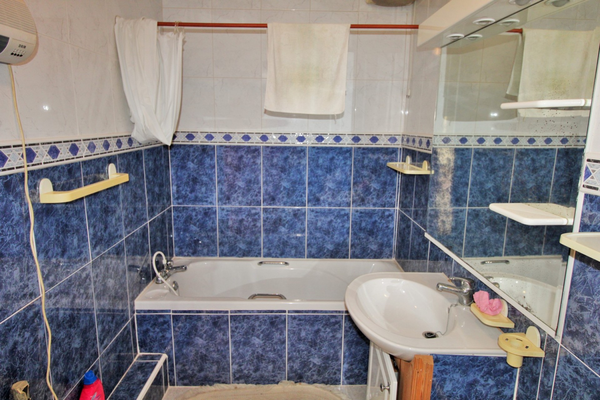 Resale - Townhouse -
Villamartin