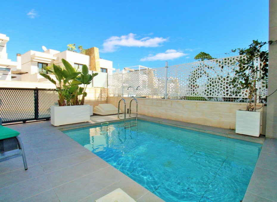 Resale - Townhouse -
Villamartin