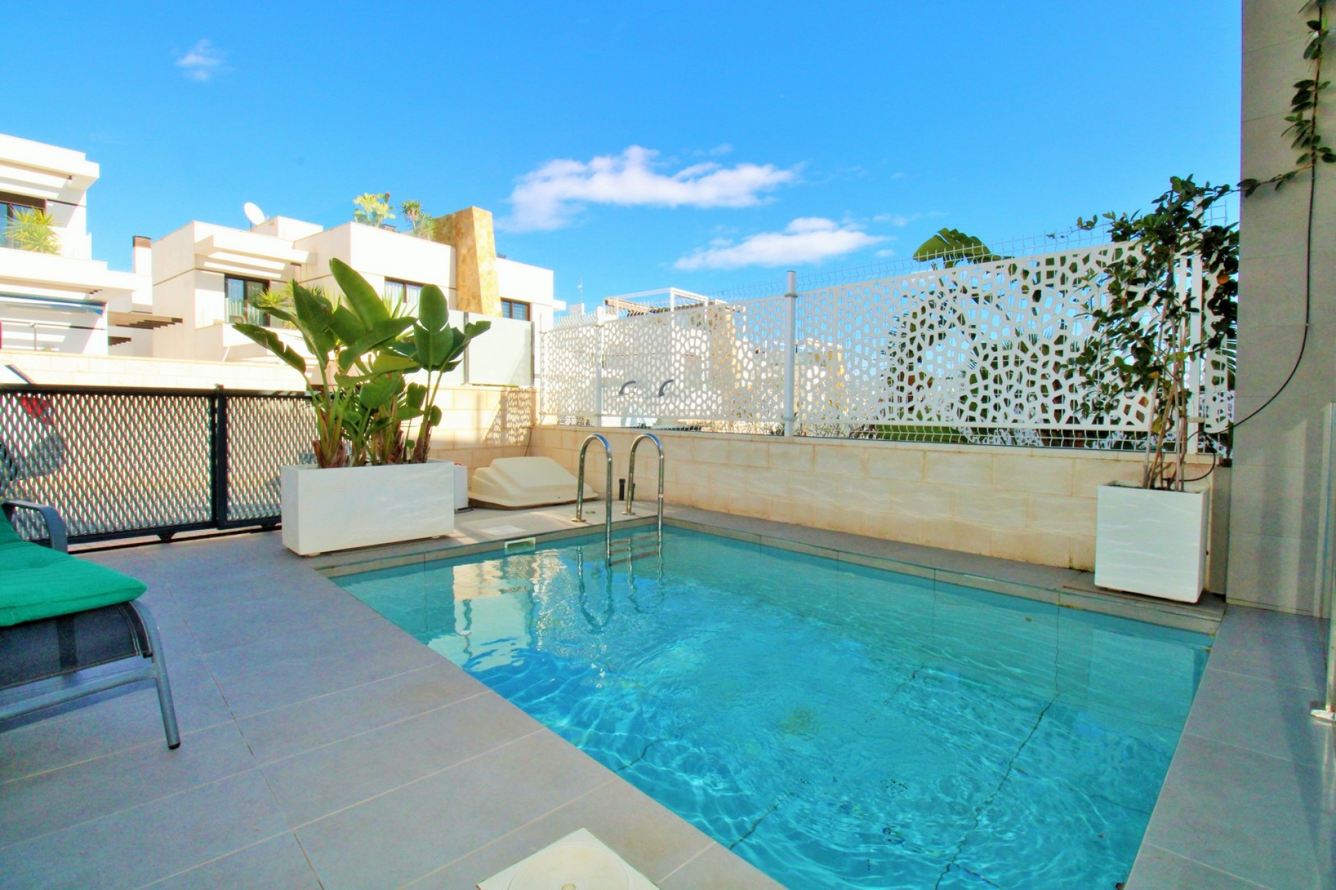 Resale - Townhouse -
Villamartin