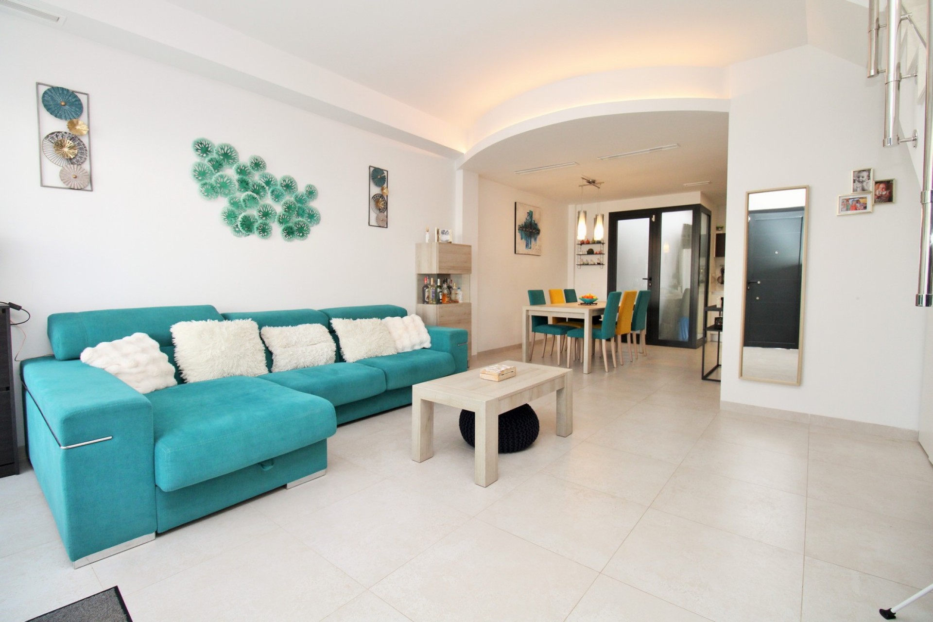 Resale - Townhouse -
Villamartin