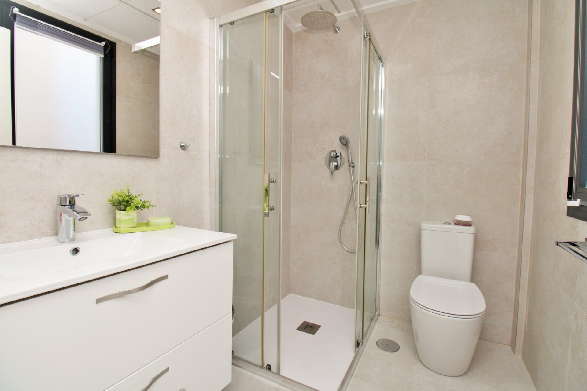 Resale - Townhouse -
Villamartin