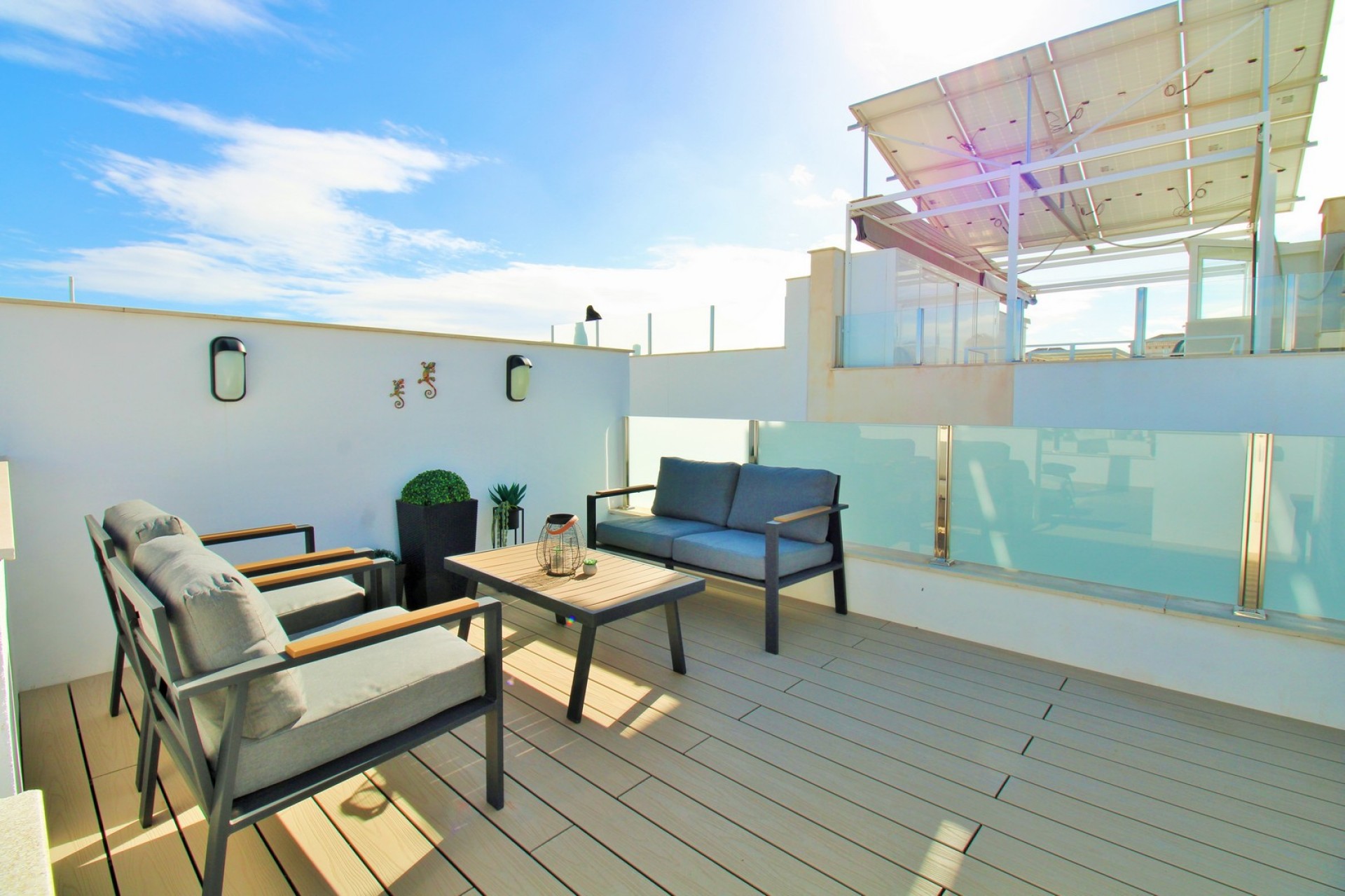 Resale - Townhouse -
Villamartin