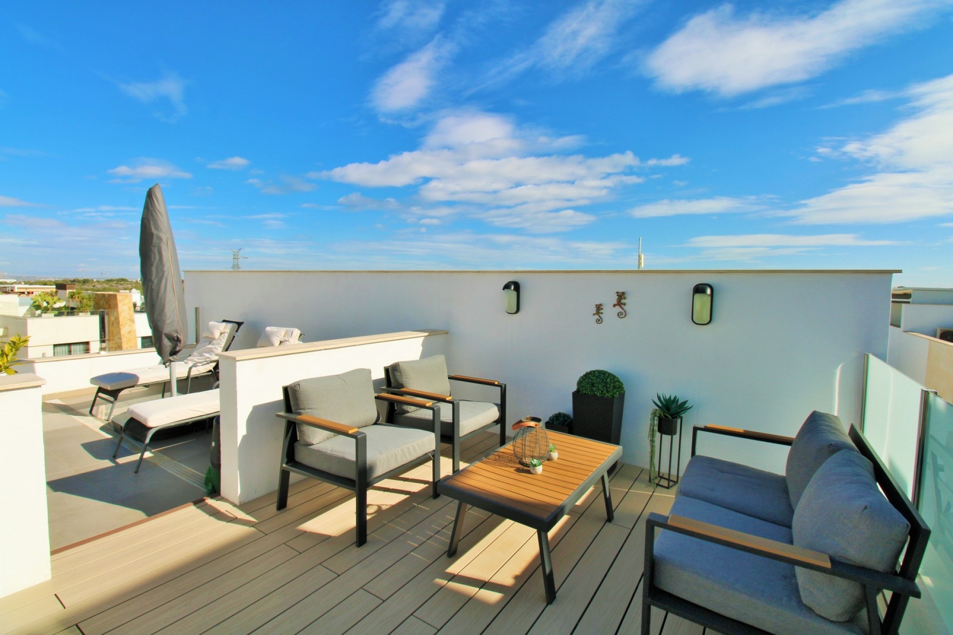 Resale - Townhouse -
Villamartin