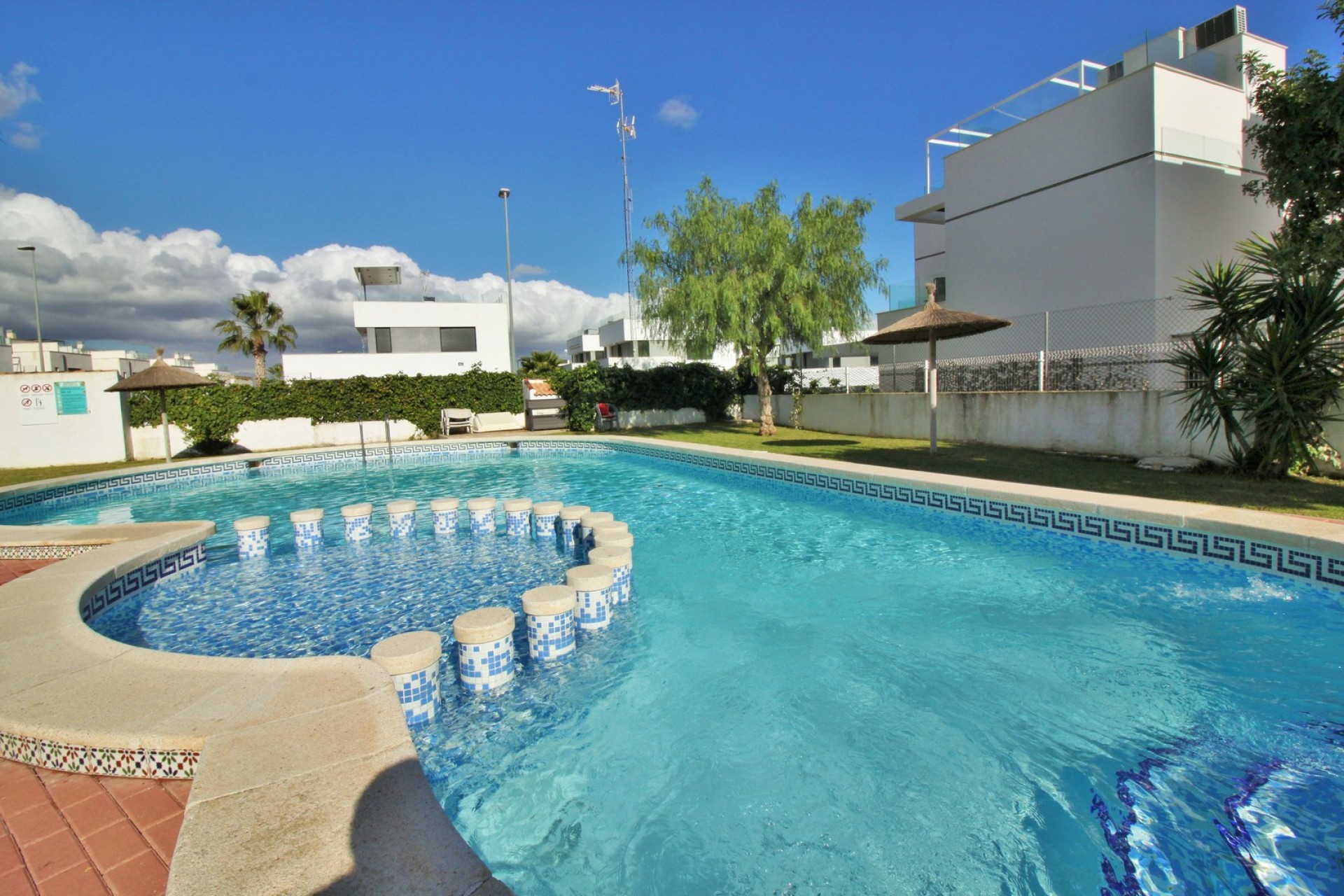 Resale - Townhouse -
Villamartin