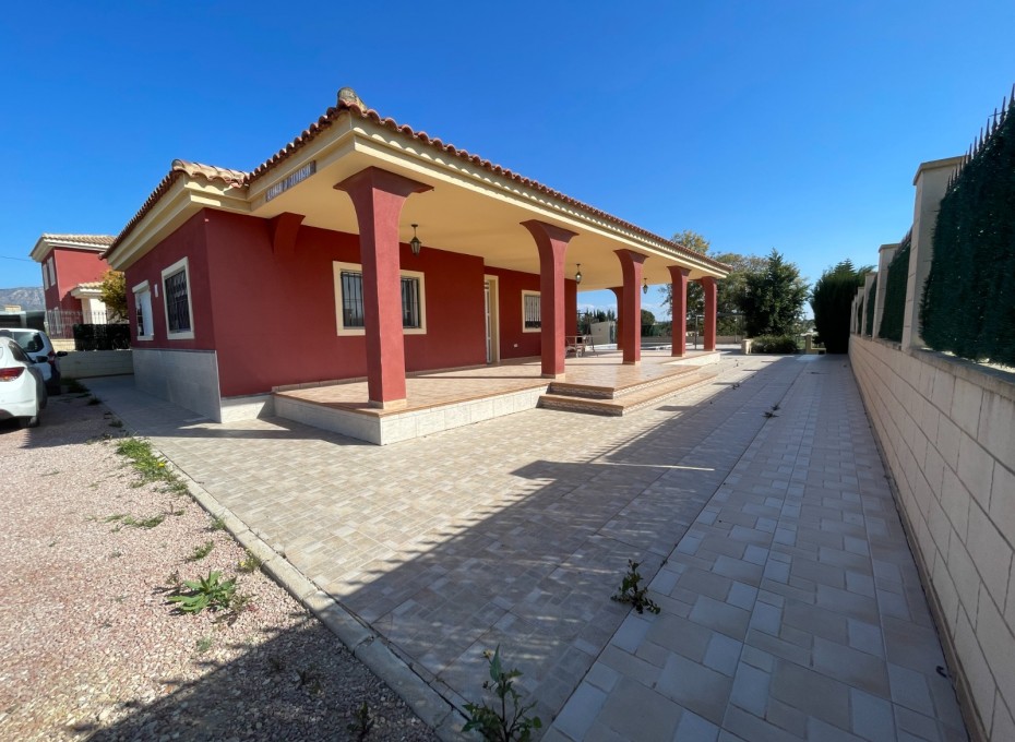 Resale - Vila -
Albatera