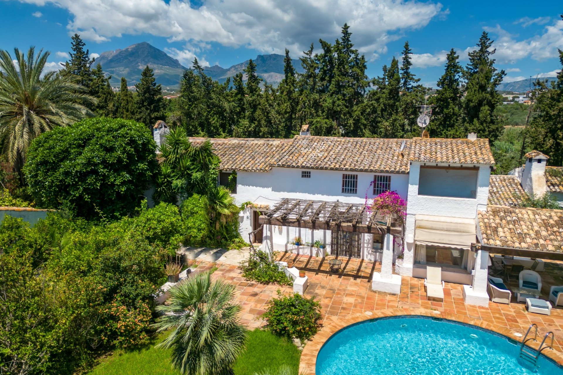 Resale - Villa -
Alfas del Pí