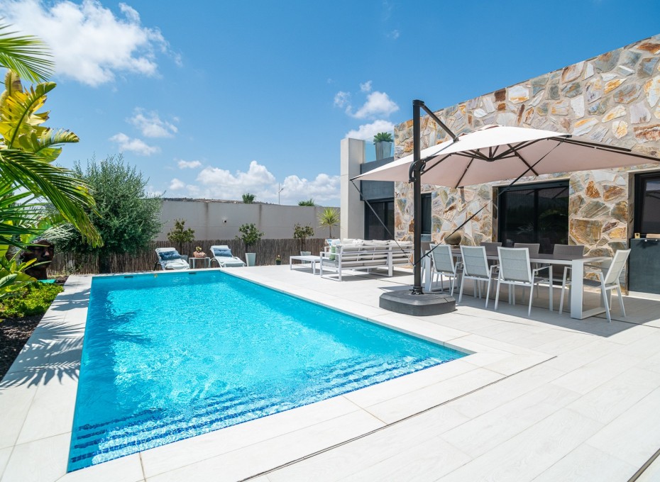 Resale - Villa -
Algorfa - La finca Golf