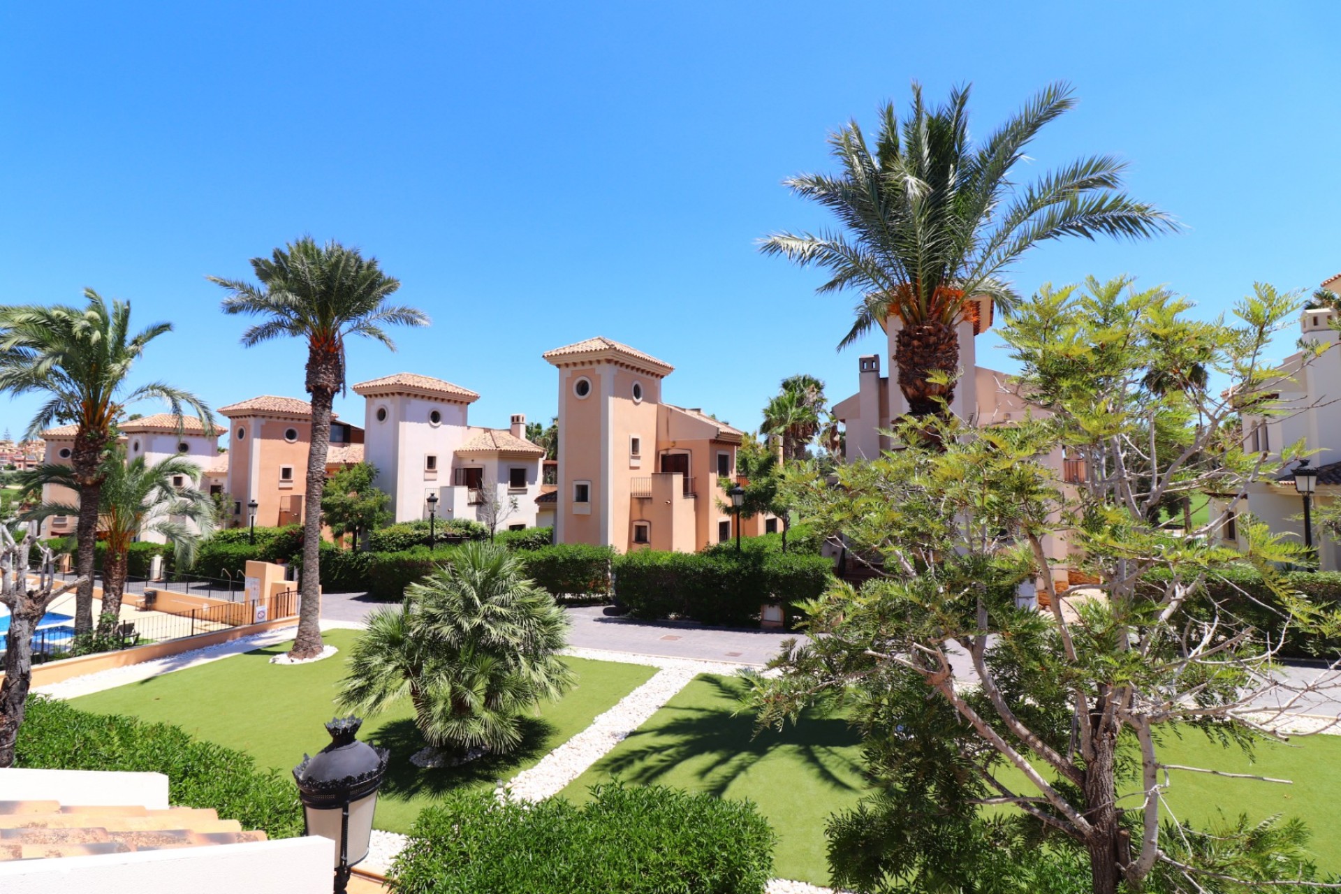 Resale - Villa -
Algorfa - La finca Golf