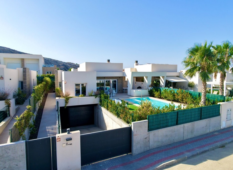 Resale - Villa -
Algorfa - La finca Golf