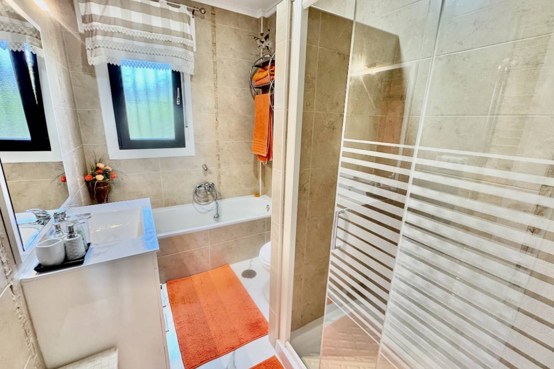 Resale - Villa -
Algorfa - Lomas de La Juliana