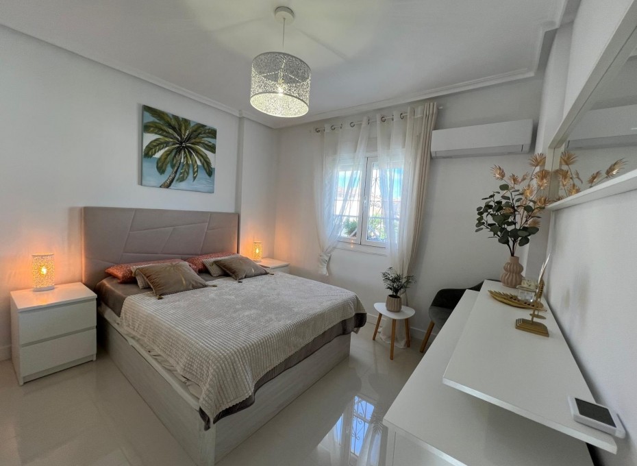 Resale - Villa -
Algorfa