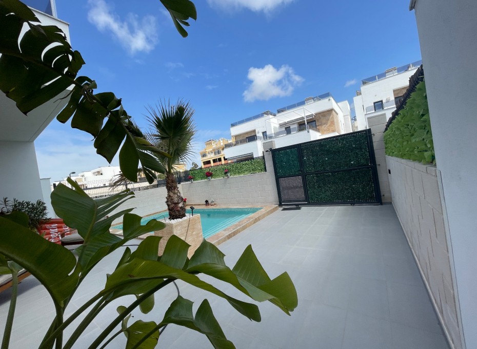 Resale - Villa -
Benijofar