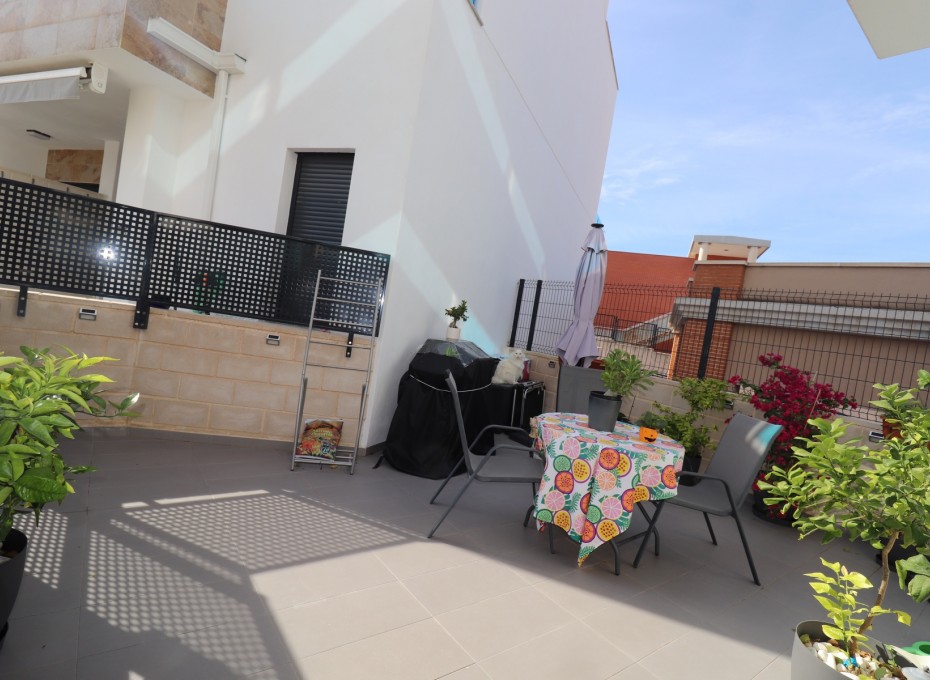 Resale - Villa -
Bigastro