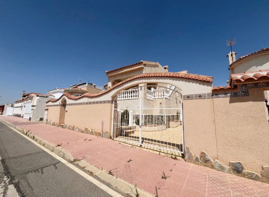 Resale - Villa -
Ciudad Quesada - Airstrip