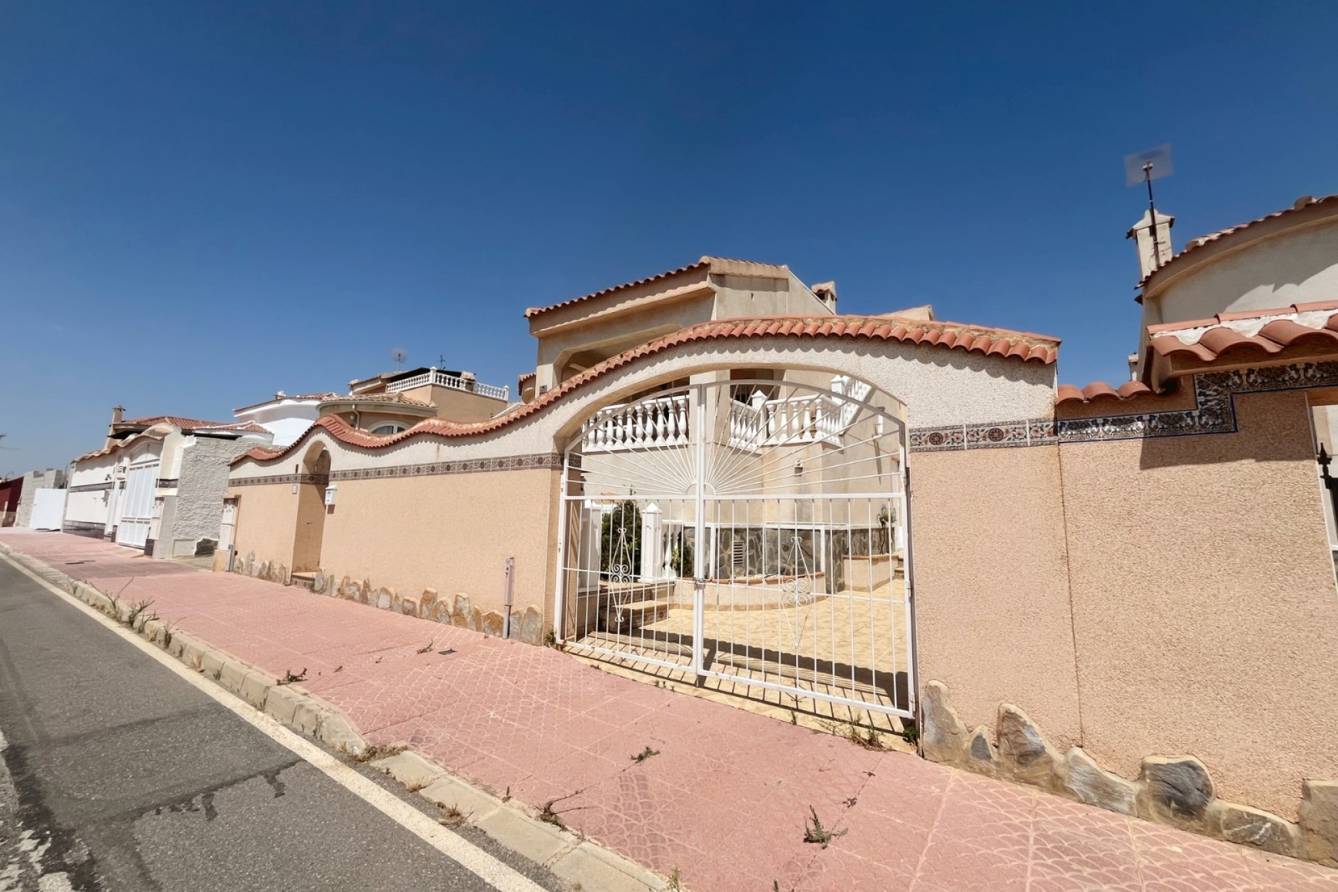 Resale - Villa -
Ciudad Quesada - Airstrip