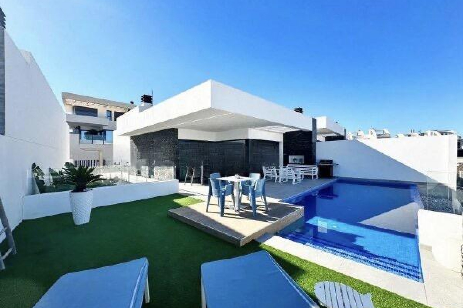 Resale - Villa -
Ciudad Quesada - Altos del golf i