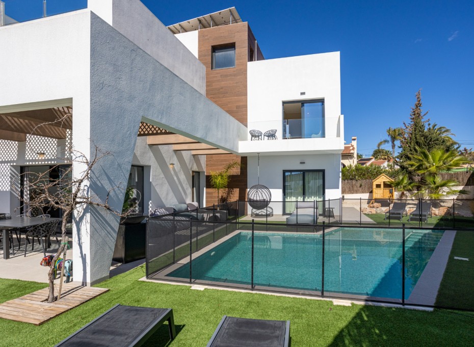 Resale - Villa -
Ciudad Quesada - town