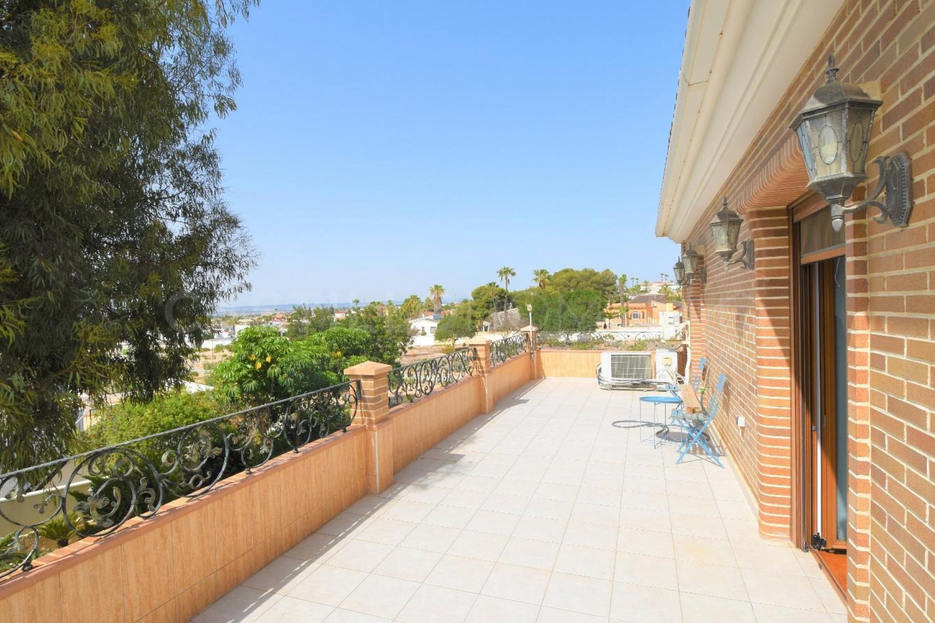 Resale - Villa -
Ciudad Quesada - Urbanizaciones