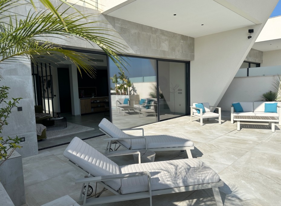 Resale - Villa -
Ciudad Quesada