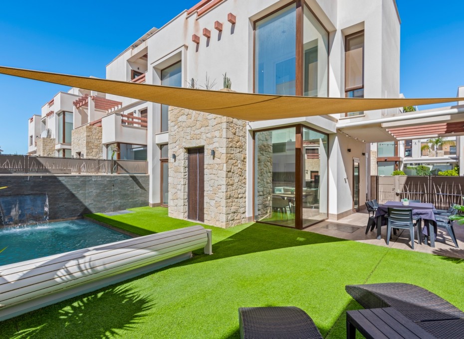 Resale - Villa -
Ciudad Quesada