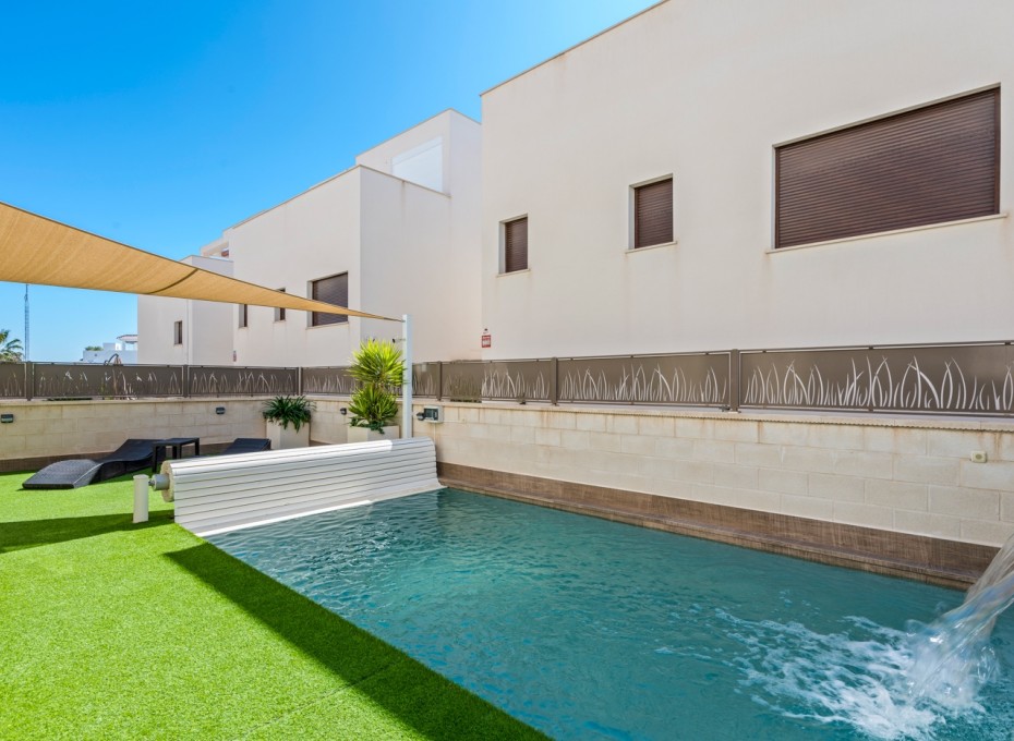 Resale - Villa -
Ciudad Quesada