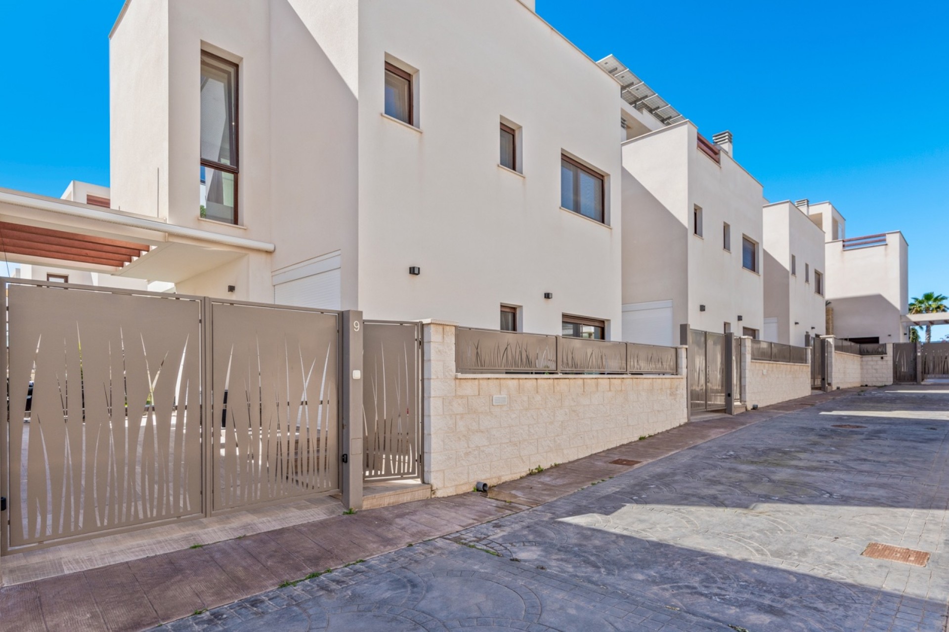 Resale - Villa -
Ciudad Quesada