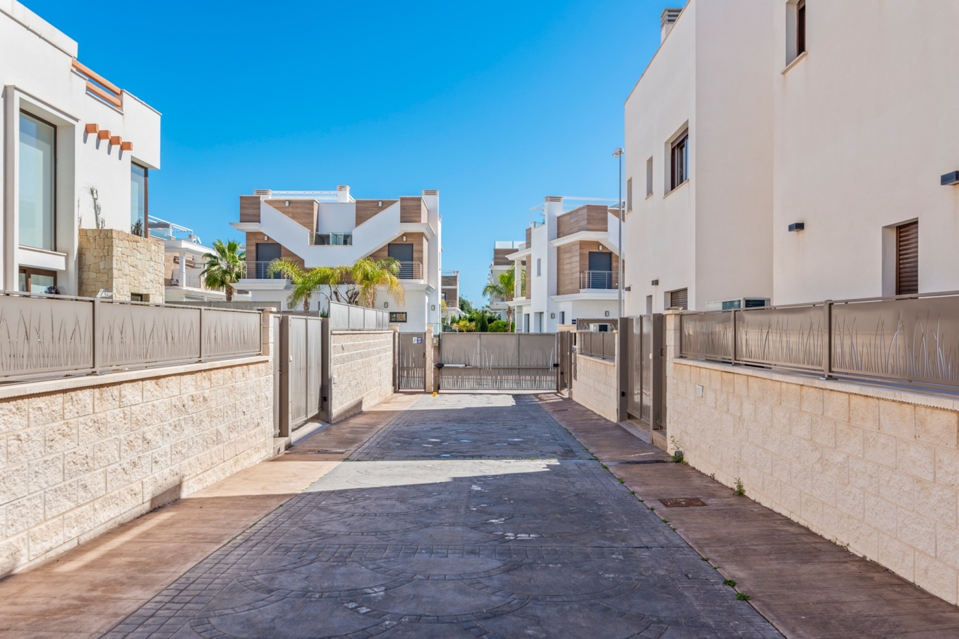 Resale - Villa -
Ciudad Quesada