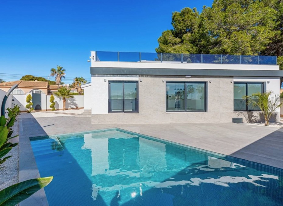 Resale - Villa -
Ciudad Quesada