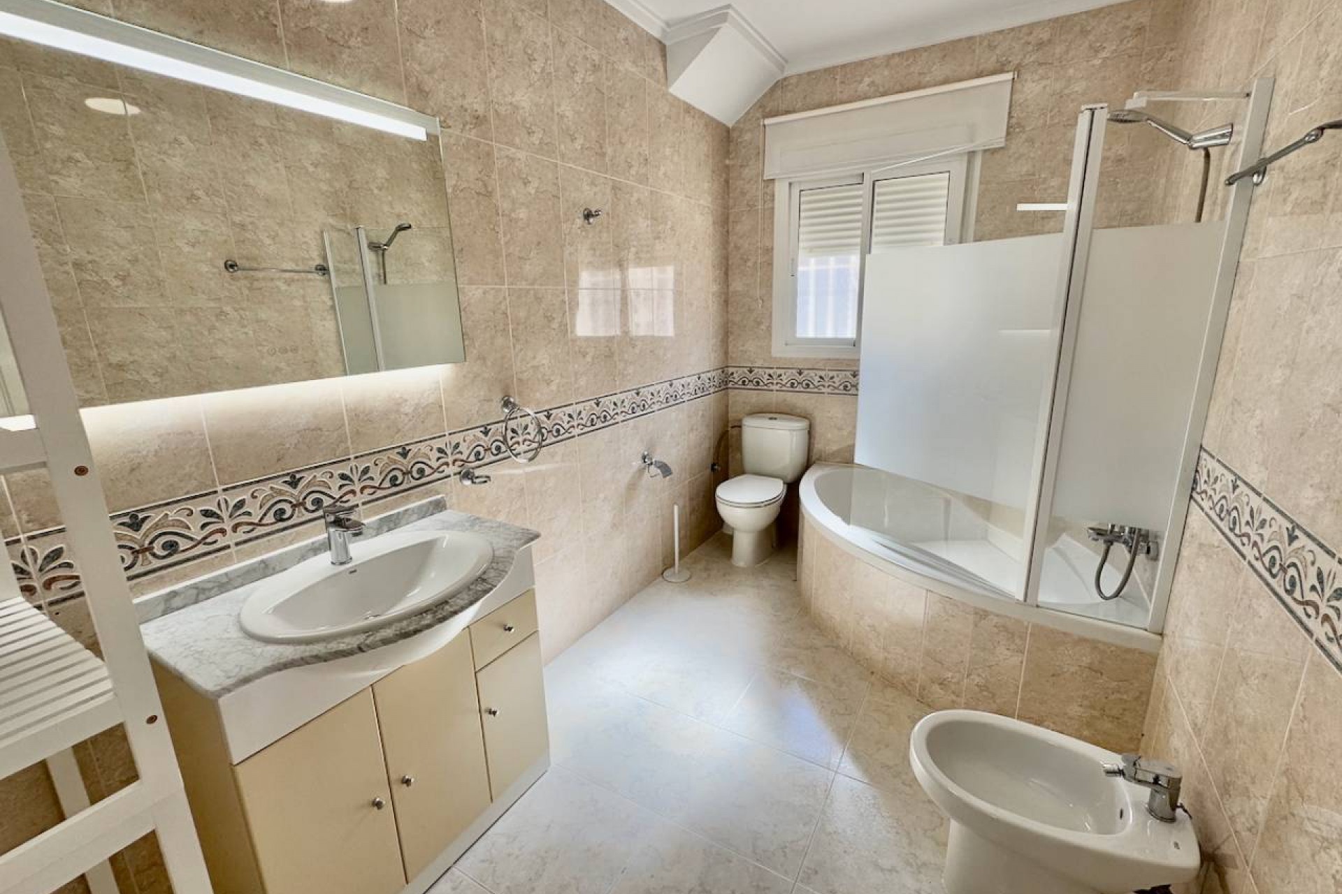 Resale - Villa -
Ciudad Quesada