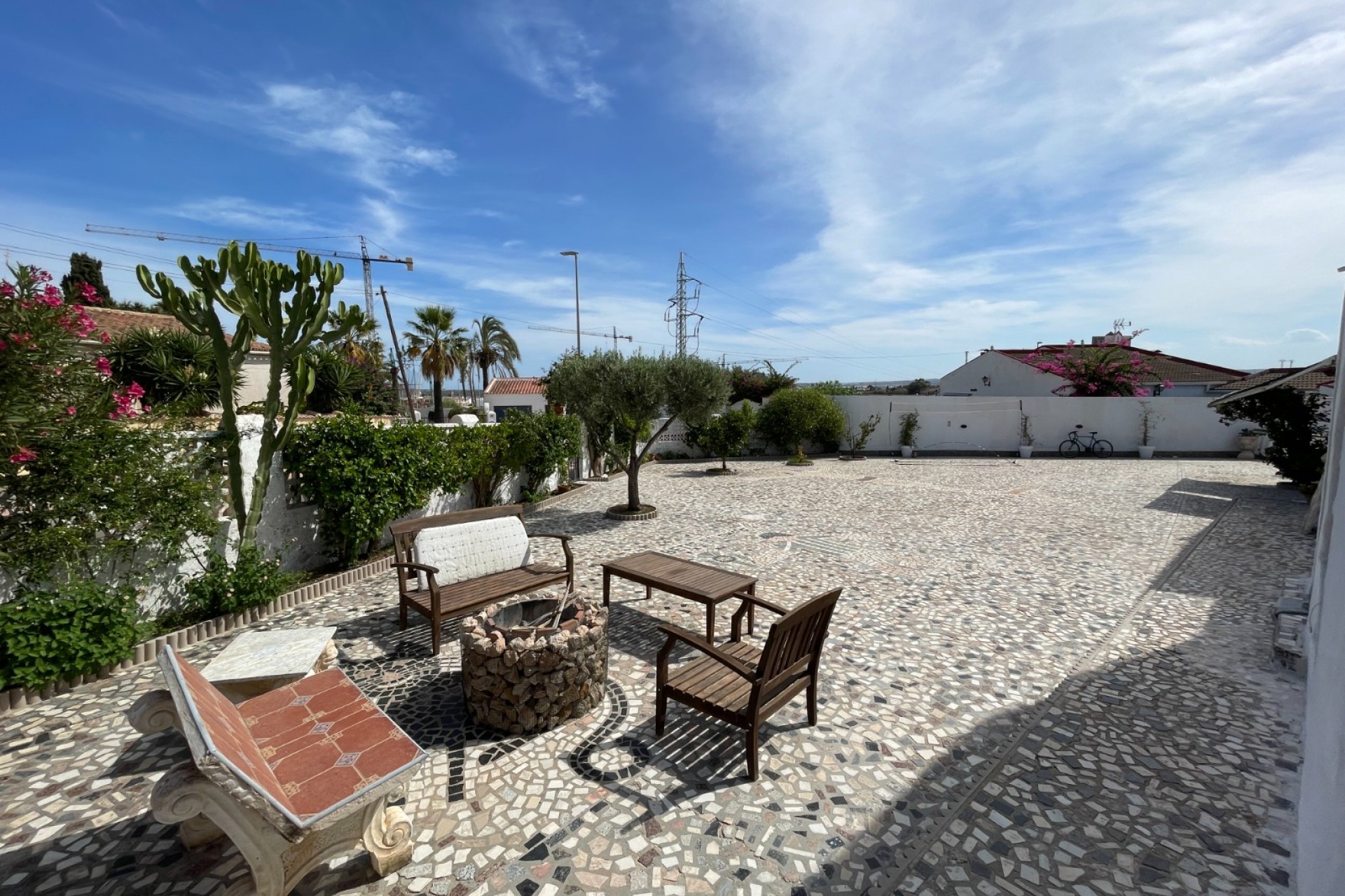 Resale - Villa -
Ciudad Quesada