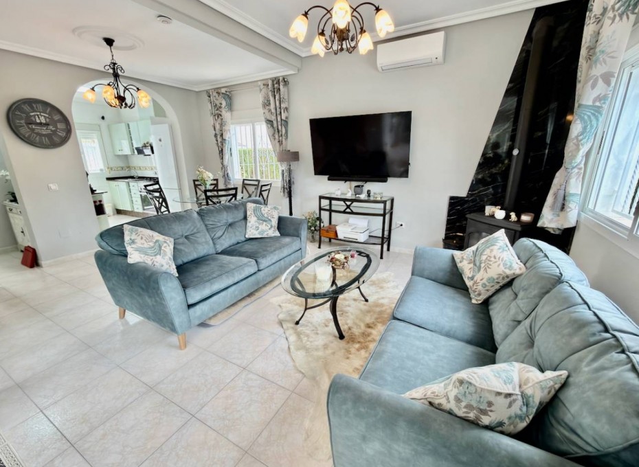 Resale - Villa -
Ciudad Quesada