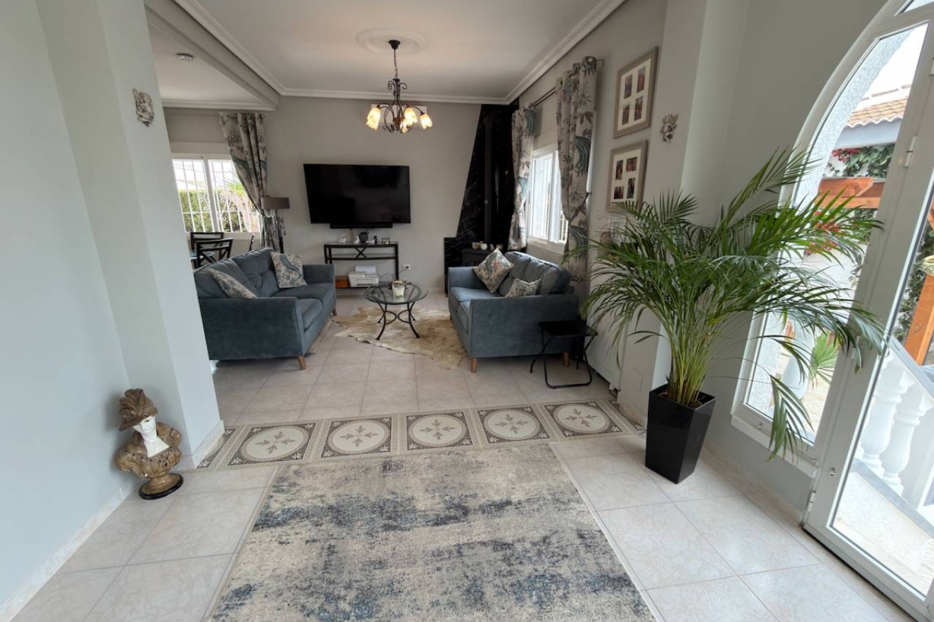 Resale - Villa -
Ciudad Quesada