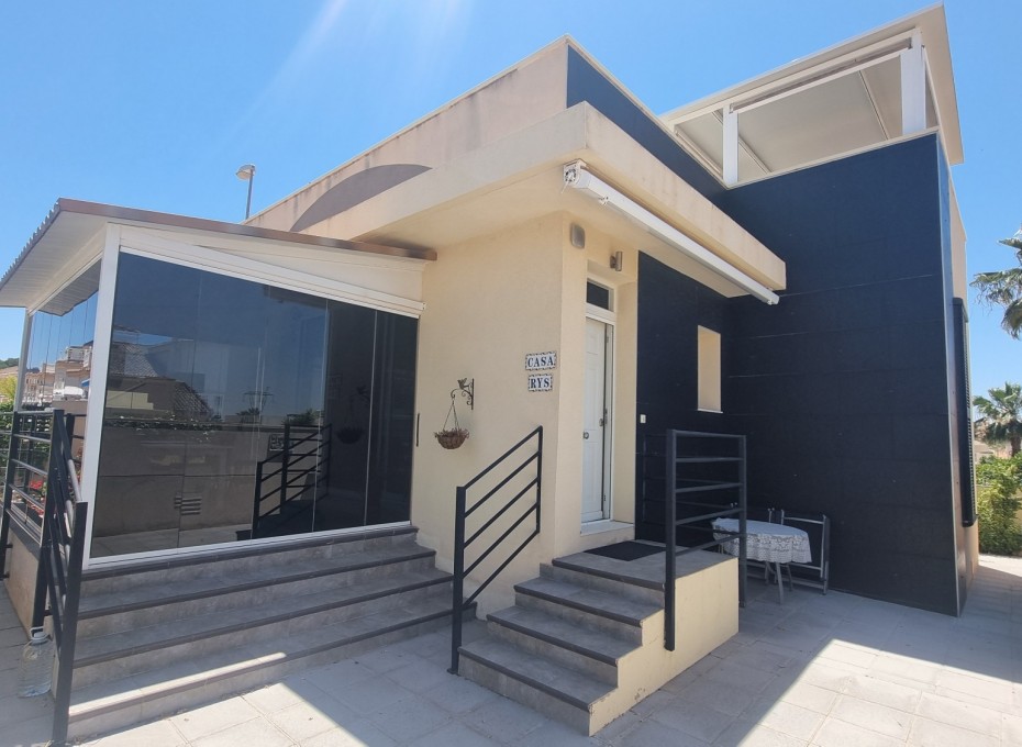 Resale - Villa -
Ciudad Quesada