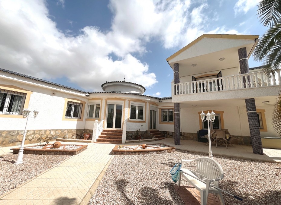 Resale - Villa -
Ciudad Quesada